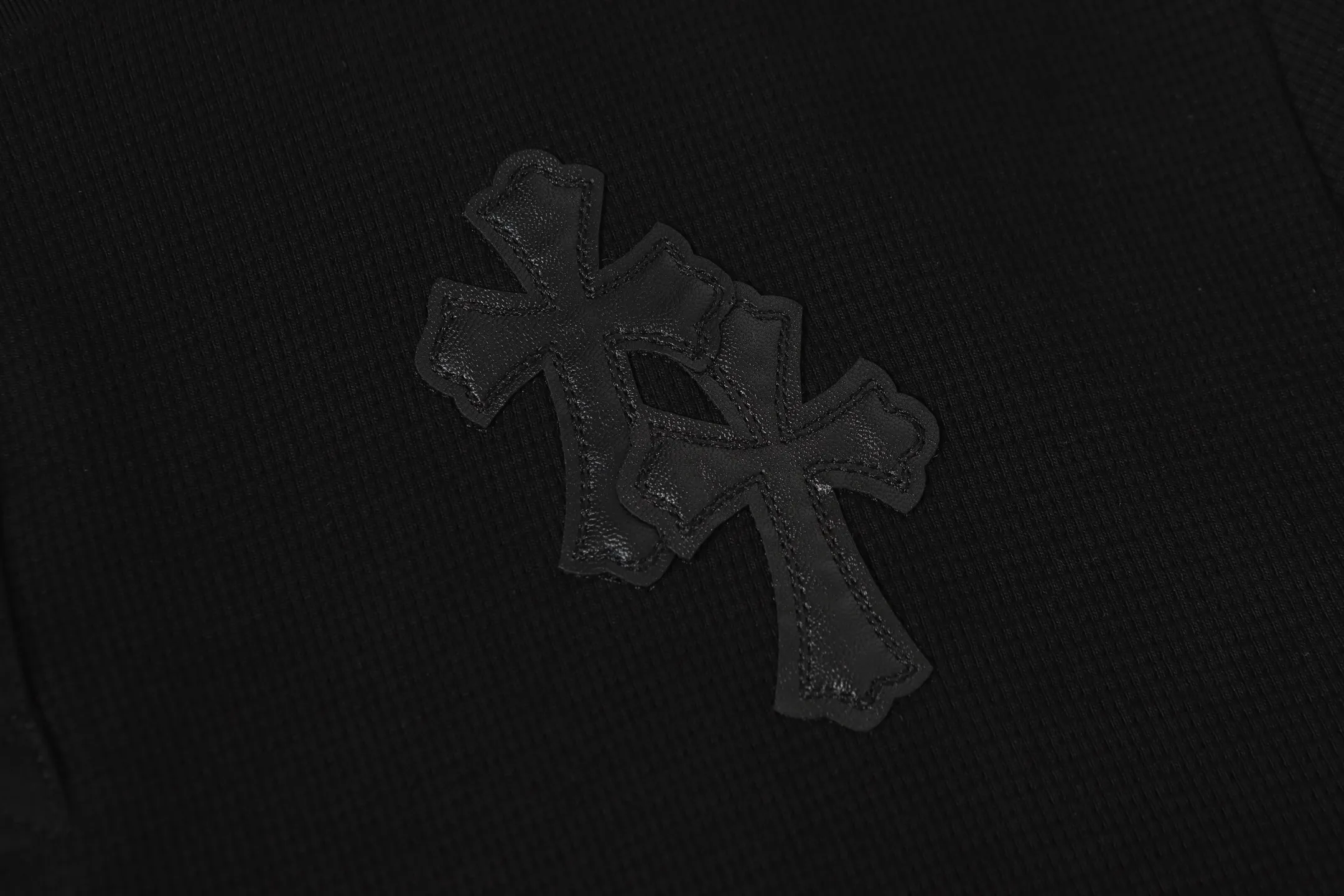 P260 -Chrome Hearts/Chrome Hearts Waffle Basic Cross ✝️Appliqué embroidered long-sleeved T-shirt -High weight, high density and high quality. The wool is soft, delicate and skin-friendly. It feels soft and silky. It has excellent warmth and skin-friendly properties.